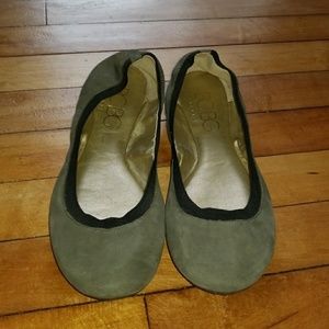 BCBG ballet flats size 7.5